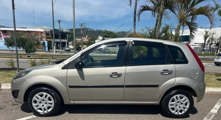 FIESTA 1.6 MPI Class Hatch 8V