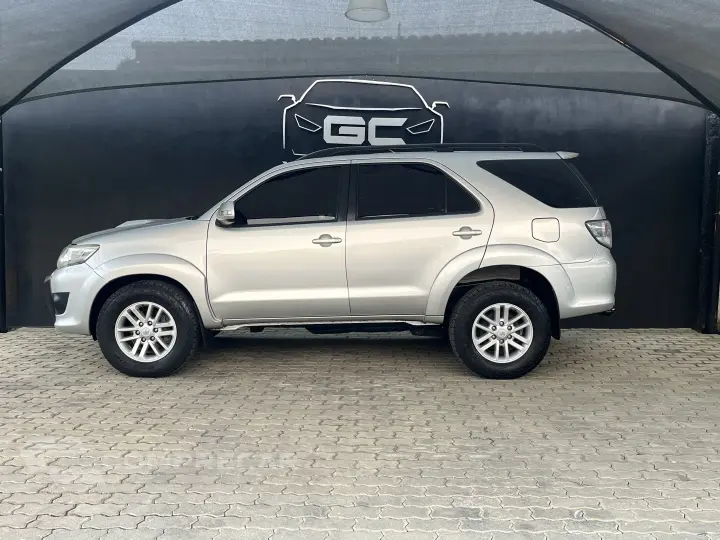 HILUX SW4 3.0 SRV 4X4 7 LUGARES 16V TURBO INTERCOOLER DIESEL