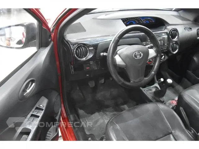 ETIOS HATCH - 1.5 XS 16V 4P MANUAL