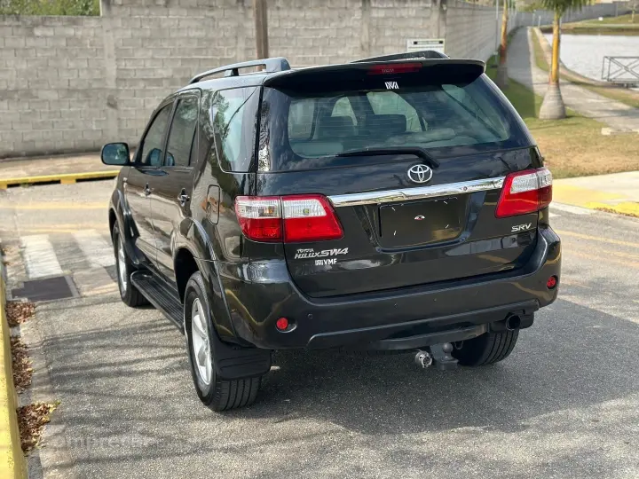 HILUX SW4 3.0 SRV 4X4 7 LUGARES 16V TURBO INTERCOOLER DIESEL