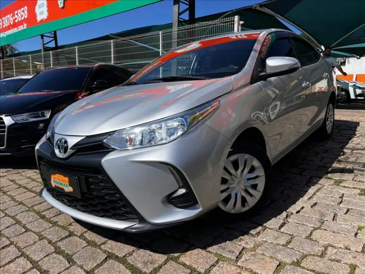 YARIS 1.5 16V Sedan XL