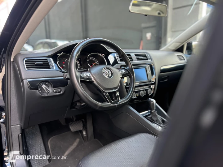 JETTA 2.0 TSI HIGHLINE 211CV GASOLINA 4P TIPTRONIC