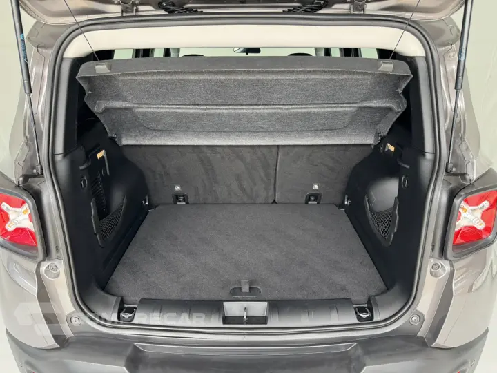 RENEGADE 1.8 16V Longitude