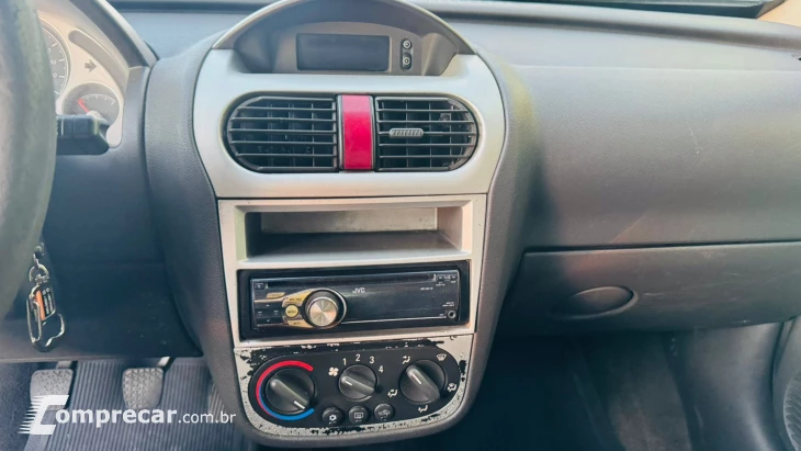 CORSA 1.4 MPFI Premium Sedan 8V