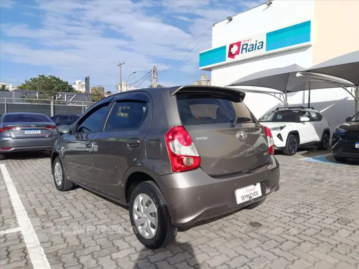 ETIOS 1.5 XS 16V FLEX 4P AUTOMÁTICO