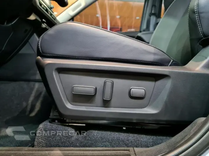 TRITON HPE-S 2.4 CD 4x4 TB DIESEL AUT.