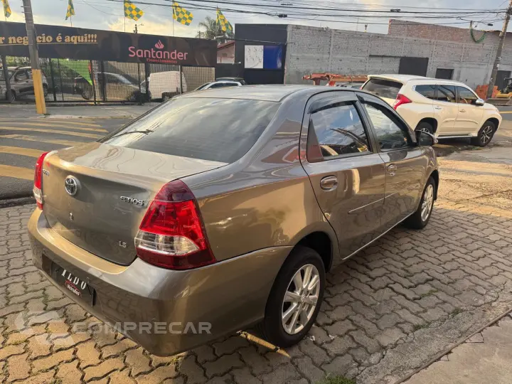 ETIOS 1.5 X Plus Sedan 16V