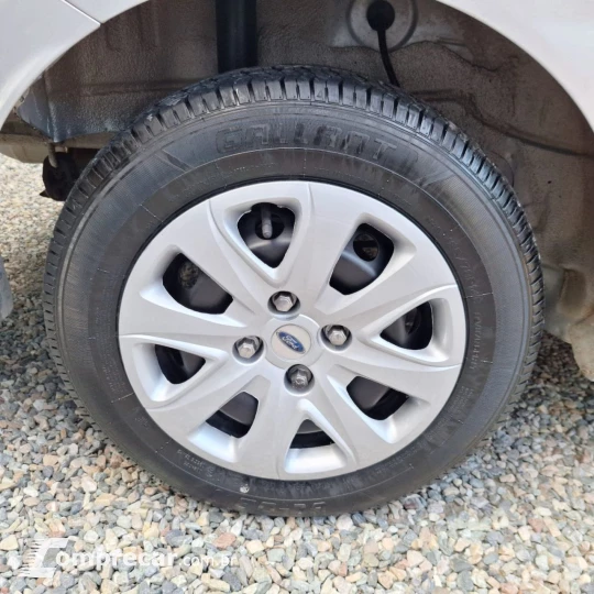 Ka + Sedan 1.0 12V 4P TI-VCT SE FLEX