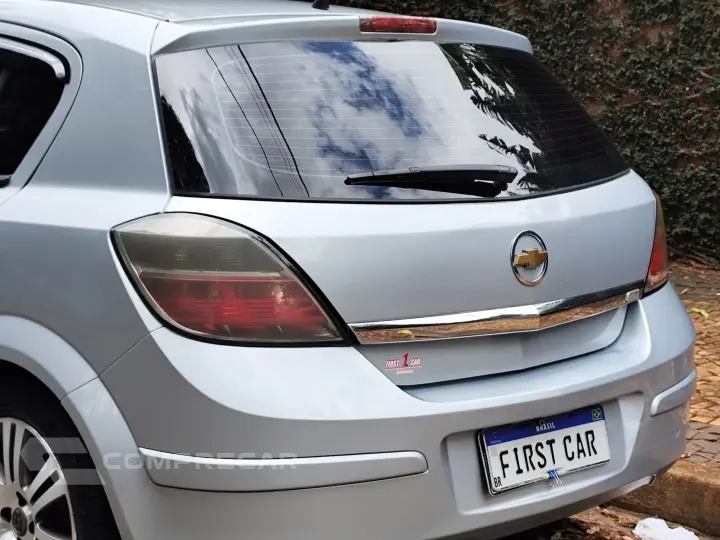 VECTRA 2.0 MPFI GT HATCH 8V FLEX 4P MANUAL