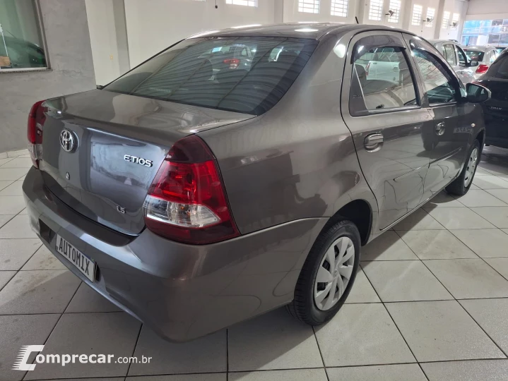 ETIOS 1.5 X Sedan 16V