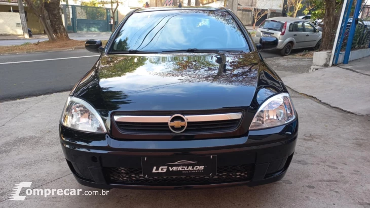 CORSA 1.4 MPFI Premium Sedan 8V