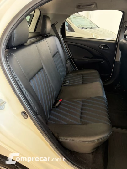 Etios Hatch XS 1.5