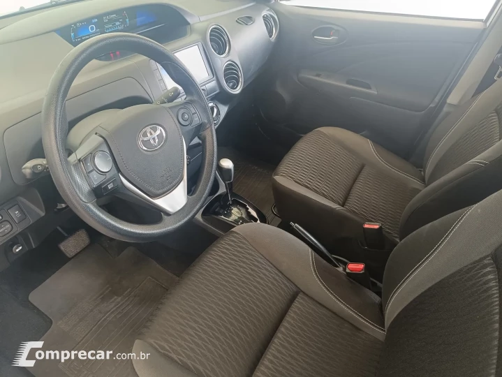 ETIOS 1.5 X PLUS SEDAN 16V 4P AUTOMÁTICO