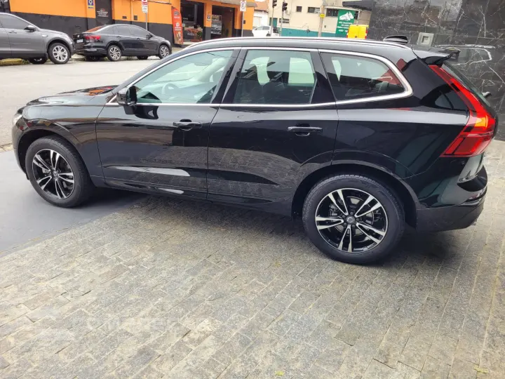 XC60 2.0 T5 Momentum AWD