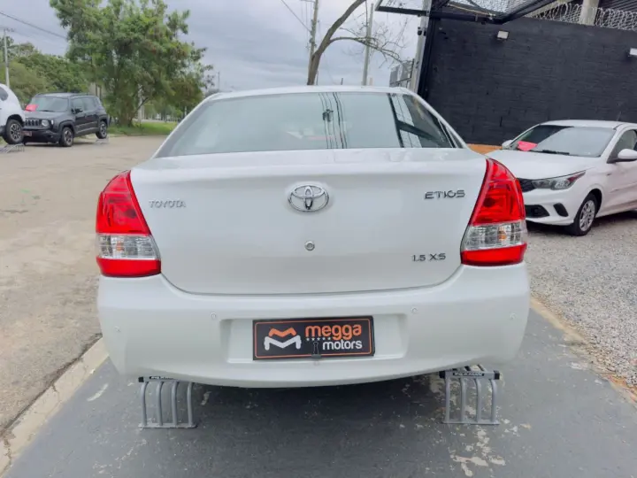 ETIOS 1.5 XS Sedan 16V