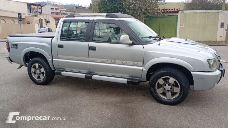 S10 2.4 MPFI Executive 4X2 CD 8V