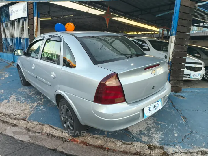 CORSA 1.4 MPFI Premium Sedan 8V