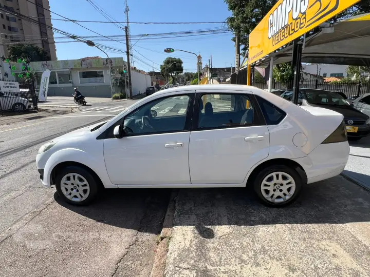 FIESTA 1.6 MPI Class Sedan 8V