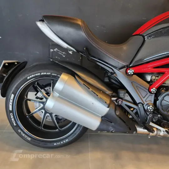 DIAVEL 1198 Carbon