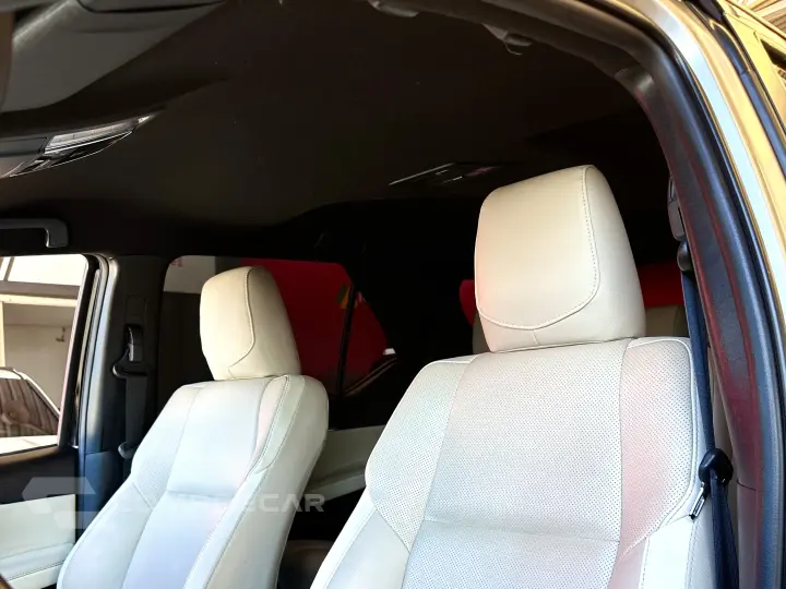 HILUX SW4 2.8 D-4D TURBO DIESEL DIAMOND 7L 4X4 AUTOMÁTICO