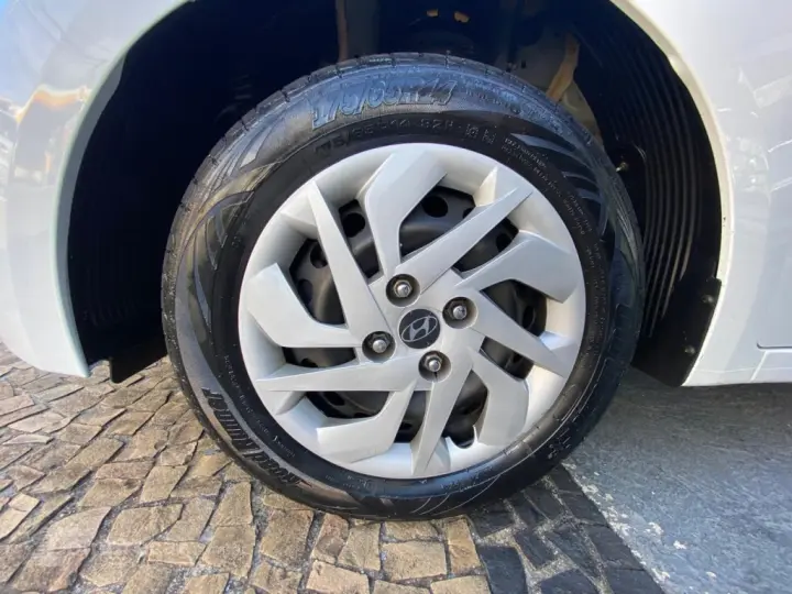 HB20 1.6 COMFORT PLUS 16V FLEX 4P MANUAL