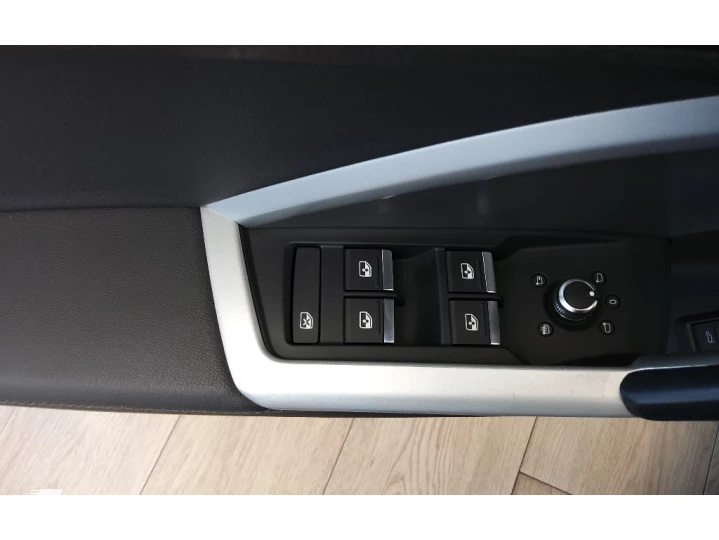 Q3 1.4 TFSI FLEX PRESTIGE PLUS S TRONIC