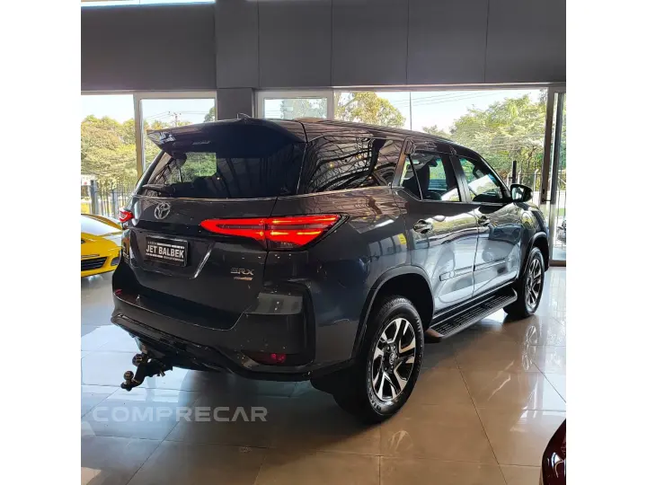 HILUX SW4 2.8 D-4D TURBO DIESEL SRX PLATINUM 7L 4X4 AUTOMÁTI