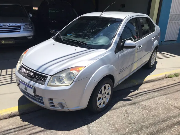 FIESTA 1.6 MPI Class Sedan 8V