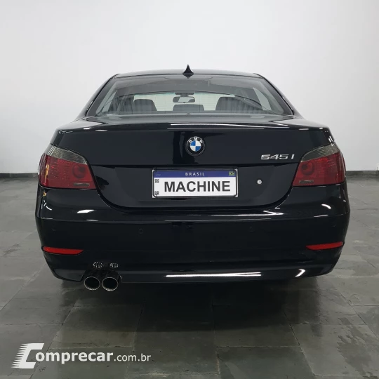 545I 4.4 Sedan V8 32V