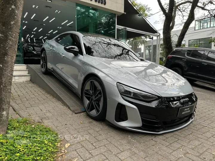 RS E-TRON GT Quattro