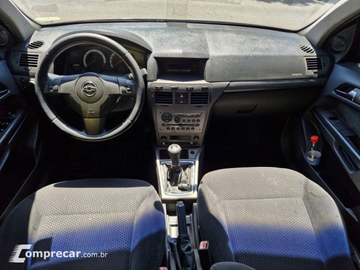 VECTRA 2.0 MPFI GT HATCH 8V FLEX 4P MANUAL