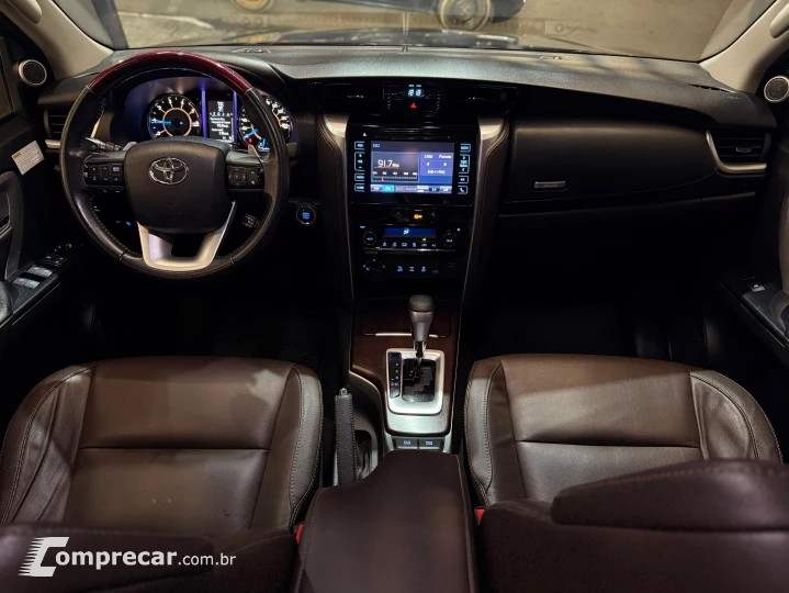 HILUX SW4 2.8 D-4d Turbo SRX 7L 4X4