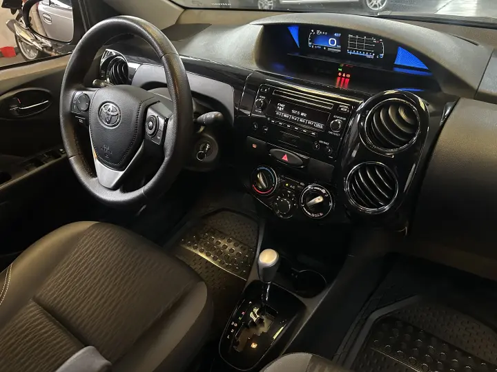 ETIOS 1.5 X Plus Sedan 16V