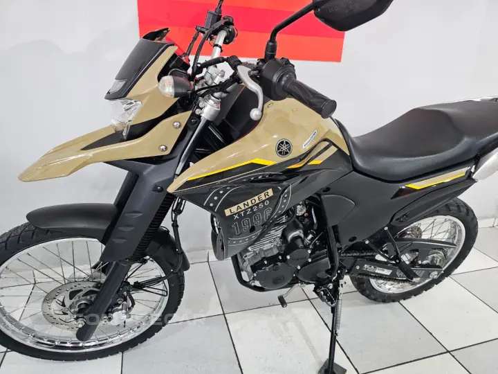 XTZ 250 LANDER