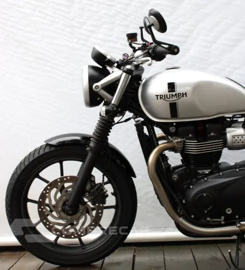 TRIUMPH STREET TWIN