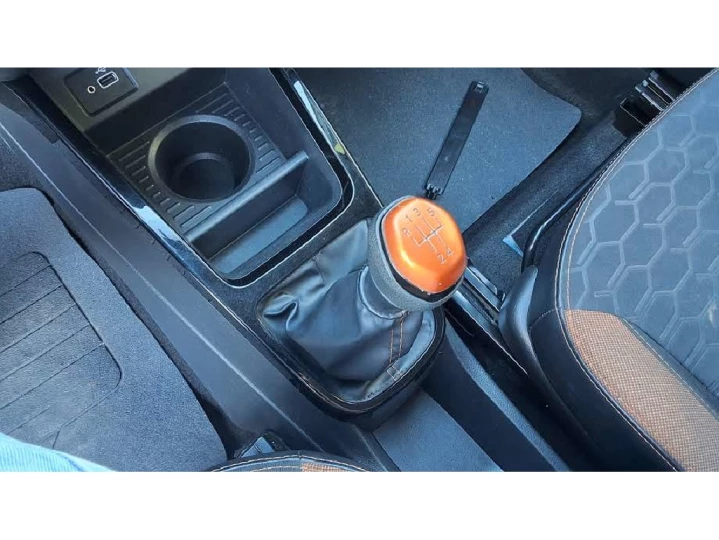 KWID 1.0 12V SCE FLEX OUTSIDER MANUAL