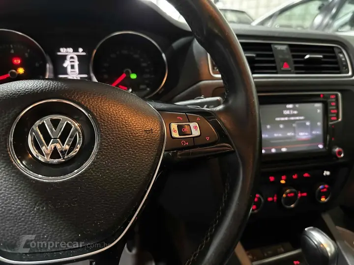 JETTA 2.0 COMFORTLINE FLEX 4P TIPTRONIC