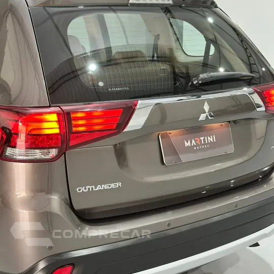 OUTLANDER 2.2 165cv Diesel Aut.