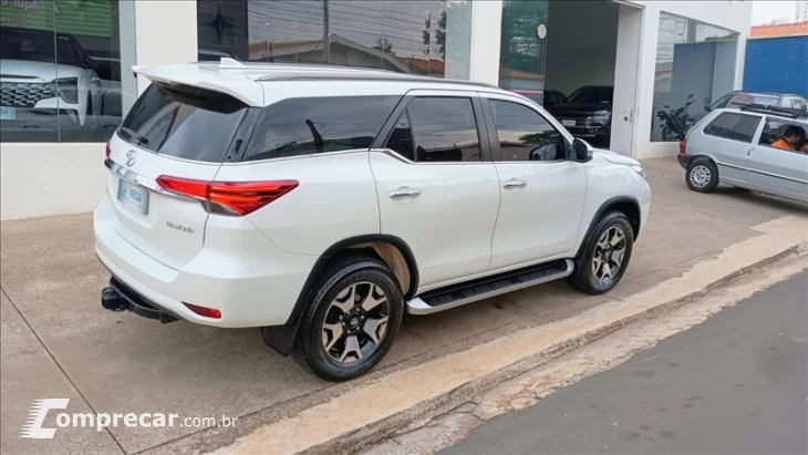 HILUX SW4 2.8 SRX Diamond 4X4 7 Lugares 16V Turbo Intercoole