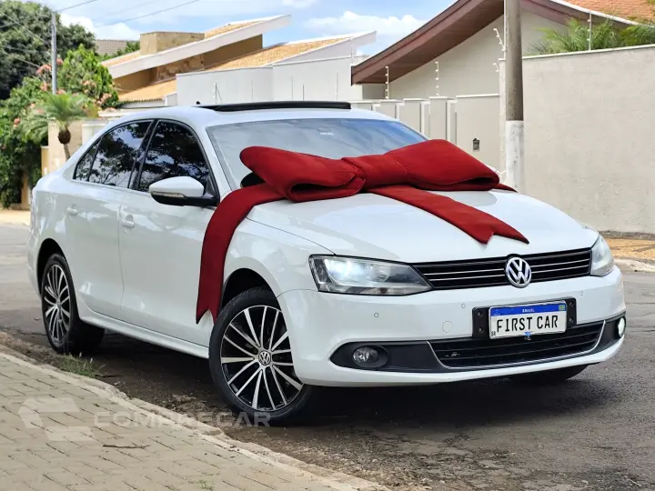 JETTA 2.0 TSI HIGHLINE 211CV GASOLINA 4P TIPTRONIC