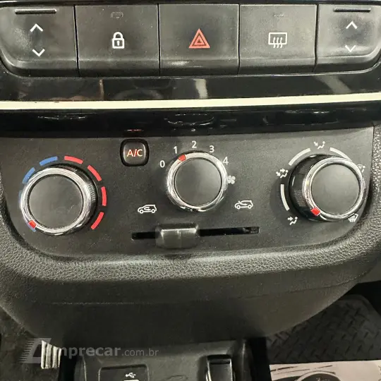 Kwid KWID Intense 1.0 Flex 12V 5p Mec.