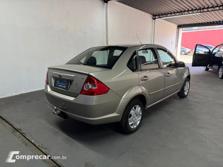 FIESTA 1.6 Rocam SE Sedan 8V
