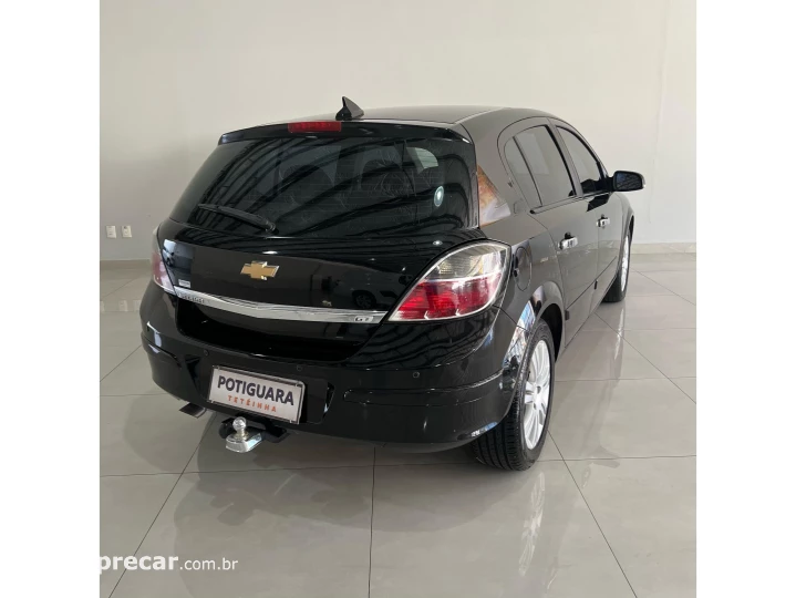 VECTRA 2.0 MPFI GT HATCH 8V FLEX 4P MANUAL