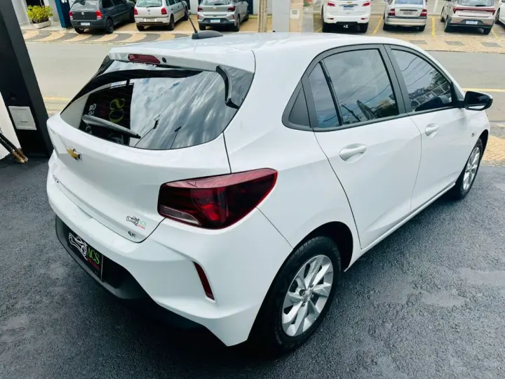 ONIX HATCH LT 1.0 12V Flex 5p Mec.