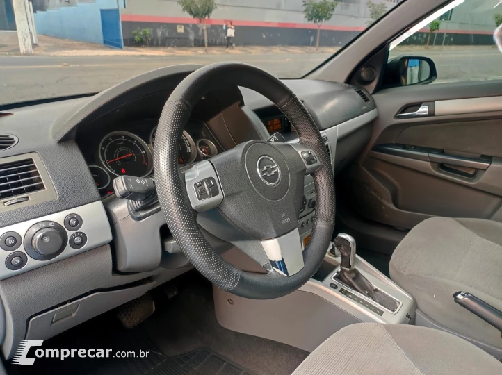 VECTRA 2.0 MPFI Elegance 8V