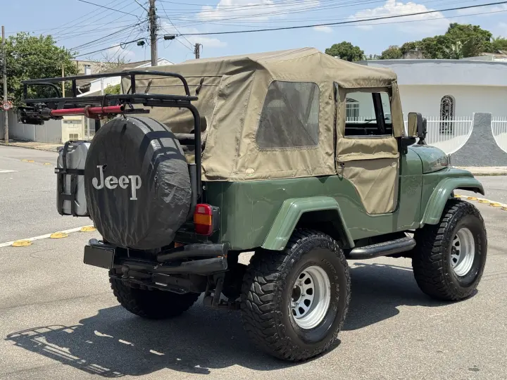 JEEP 2.6 6 Cilindros 12V