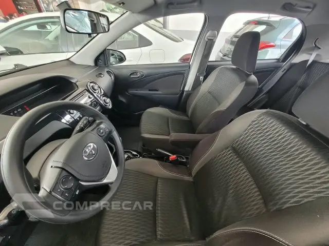 ETIOS HATCH - 1.5 X PLUS 16V 4P AUTOMÁTICO