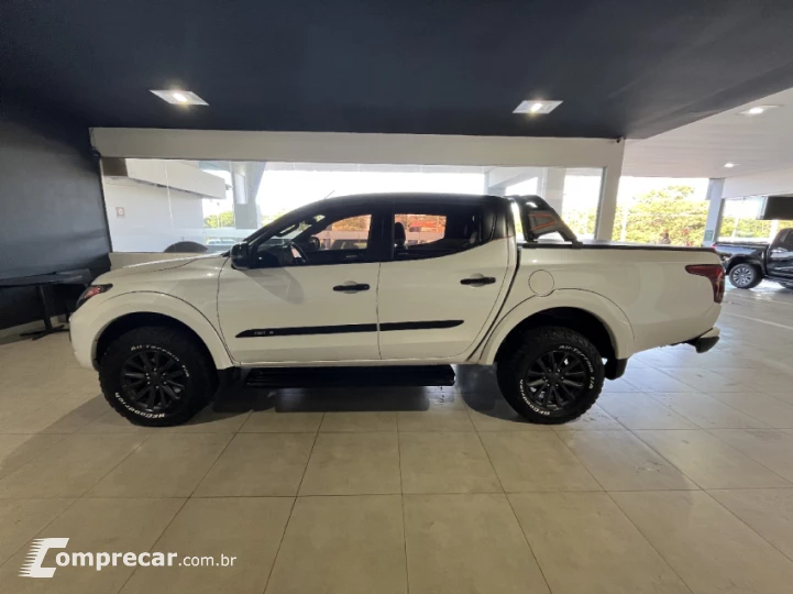 L200 TRITON 2.4 16V Turbo Sport Hpe-s CD 4X4