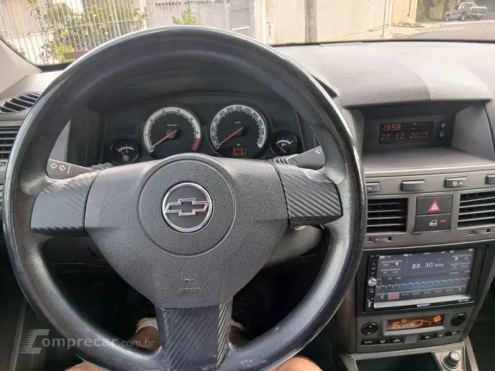 VECTRA 2.0 MPFI GT Hatch 8V