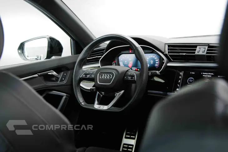 Q3 2.0 40 TFSI Performance Black Quattro